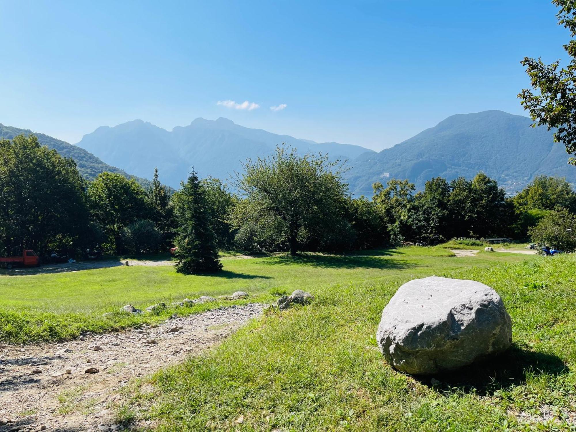 Agriturismo La Selvaggia Мандельо дел Ларио Екстериор снимка
